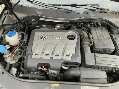 Volkswagen Passat 2 kpl. kół na alu, nawigacja, tempomat, czujniki parkowania p/t,, hak