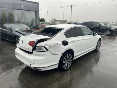 Volkswagen Passat RLine Navi DSG Climatronic 180KM