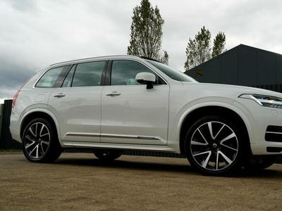 Volvo XC 90 INSCRIPTION panorama FUL LED 7-os SKÓRA nawi ALUSY 4x4 plug in hak el