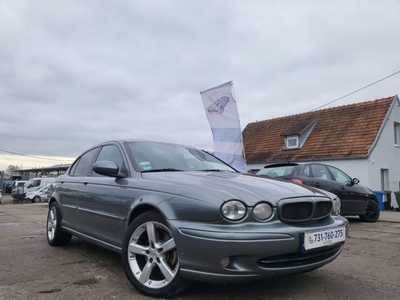 Jaguar X-Type