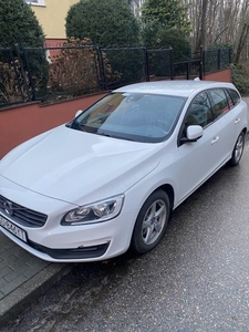 Volvo V60 z 2017 w doskonałym stanie technicznym i wizualnym.