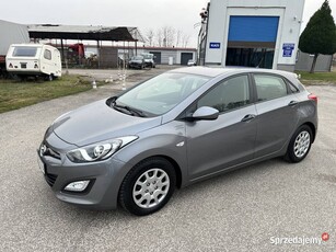 Hyundai i30 1.4 BENZYNA Klimatyzacja Ledy Czujniki Parkowania Bluetooth