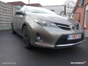 Toyota Auris 2015r,orginalny przebieg, Komplet opon Lato i Zima