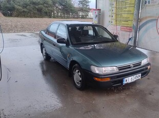 Toyota Corolla e10 1.4 LPG ważne opłaty sprawna