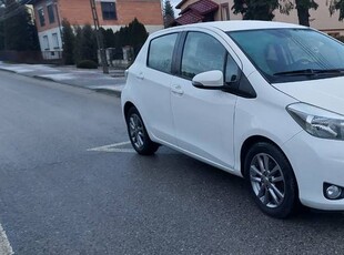 Toyota Yaris 1,4 D 90KM Comfort 2014r 187500 km NAVI kamera 5 drzwi