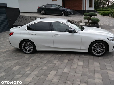 BMW Seria 3 318i Luxury Line sport
