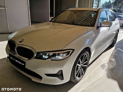 BMW Seria 3 320d xDrive Advantage sport