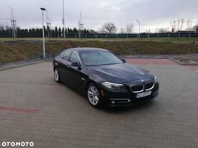 BMW Seria 5 528i xDrive Luxury Line