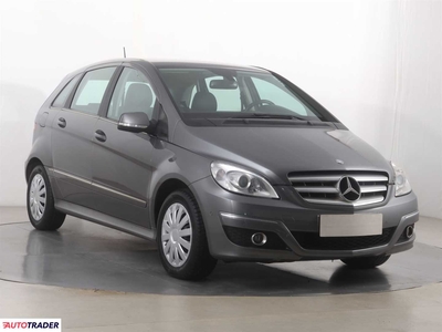 Mercedes B-klasa 2.0 134 KM 2011r. (Piaseczno)