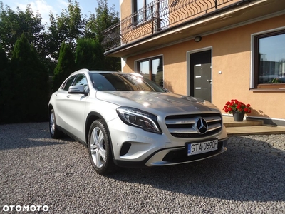 Mercedes-Benz GLA 180 7G-DCT