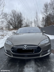 Tesla Model S 85