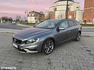 Volvo V60 T5 Drive-E R-Design Momentum