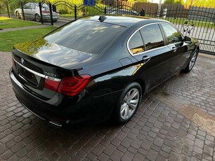 BMW 740i