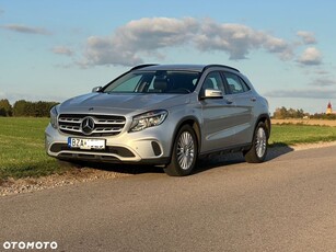 Mercedes-Benz GLA 180 7G-DCT Style