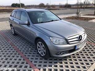 Mercedes-Benz Klasa C 220 T CDI DPF Automatik BlueEFFICIENCY Elegance