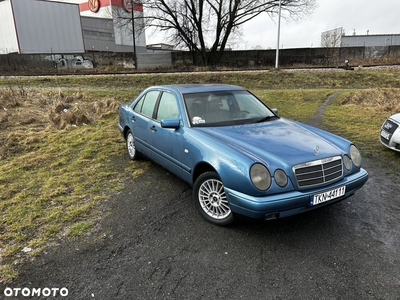 Mercedes-Benz Klasa E 290 TD Classic