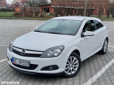 Opel Astra GTC 1.6 Black&White