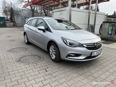 Opel Astra K 1.6 I rej 17r salon polska bardzo zadbany