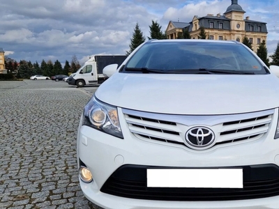 Toyota Avensis III Wagon Facelifting 2.0 D-4D 124KM 2015