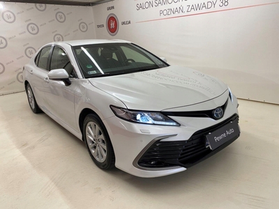 Toyota Camry IX 2021