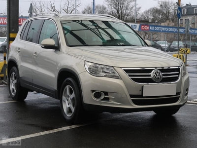 Volkswagen Tiguan , Skóra, Klimatronic, Tempomat, Parktronic,