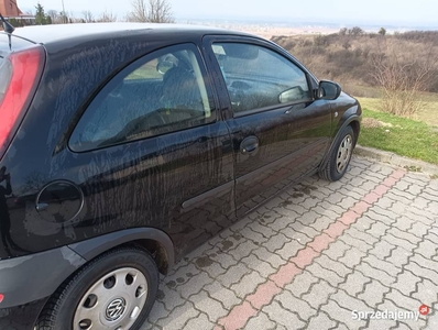 Zamienię bądź sprzedam opel corsa c 1.2 2001 r