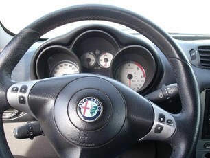 Alfa Romeo GT 1.9 Diesel 150 KM 2004 r. na części