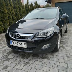 Opel Astra J Cosmo sport kombi