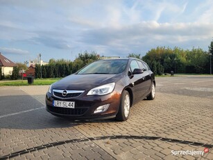 Opel Astra J Sports Tourer 150 Jahre 1.4 turbo 140KM