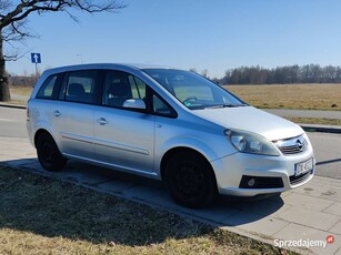 Opel Zafira 1,8 benz bezwypadek