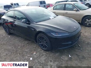 Tesla Model 3 benzyna 2024r. (CLAYTON)