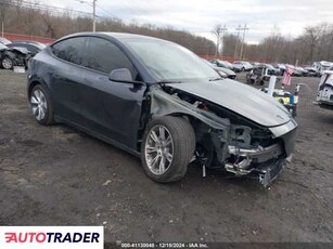 Tesla Model Y benzyna 2024r. (SAYREVILLE)