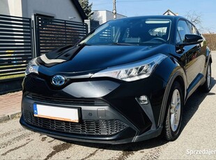 Toyota C-HR czarny metalik