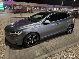 Volvo v40 2018 r design