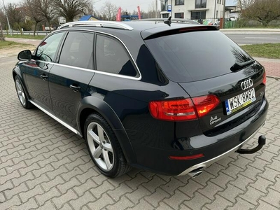 Audi A4 Allroad 3.0TDi Qauttro Xenon LED Panorama Dach Alu Hak Navi!