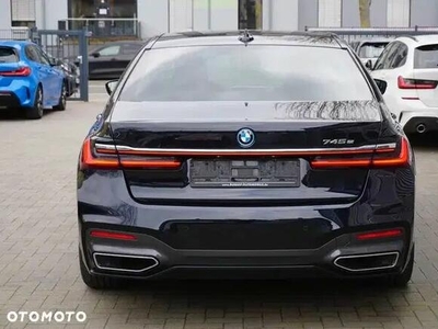 BMW Seria 7 745e