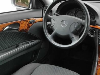 Mercedes E w211 2,2CDi / bezwypadkowy / oryginalny przebieg