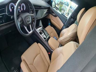 Audi Q 8 diesel 286KM przeb ,57tyś km na gwarancji do 2024r