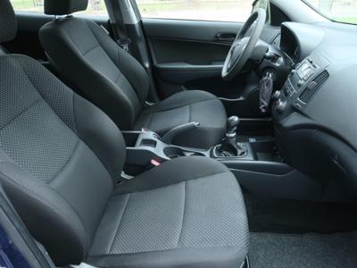 Hyundai i30 2010 1.6 CRDi 141795km ABS klimatyzacja manualna