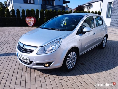 Opel Corsa D ZADBANY