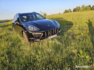 Porsche Cayenne salon Polska, faktura VAT, czarne skóry, szklany dach