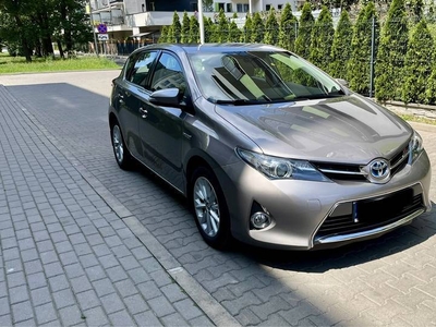 Toyota Auris 2 Hybrid