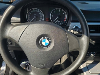 BMW Seria 3 E90-91-92-93 Limuzyna E90 318d 122KM 2007