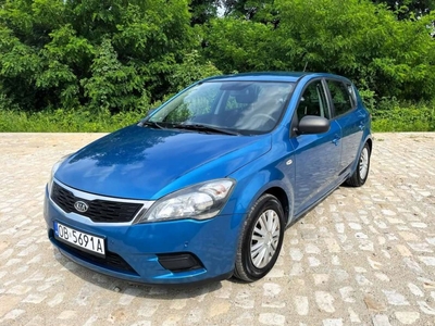 Kia Ceed I Hatchback 5d Facelifting 1.6 DOHC CVVT 126KM 2009