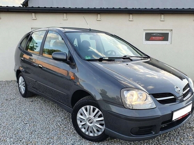 Nissan Almera Tino 2003