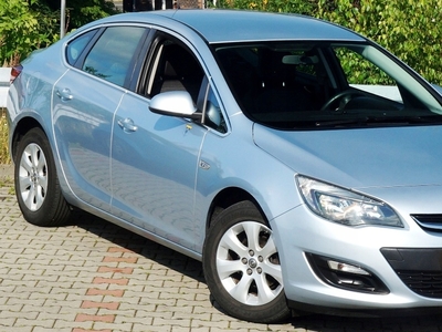 Opel Astra J Sedan 1.4 Turbo ECOTEC 140KM 2017