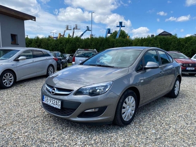 Opel Astra J Sedan 1.6 Twinport ECOTEC 115KM 2017