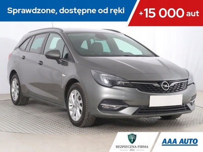 Opel Astra K Sportstourer Facelifting 1.2 Turbo 130KM 2020