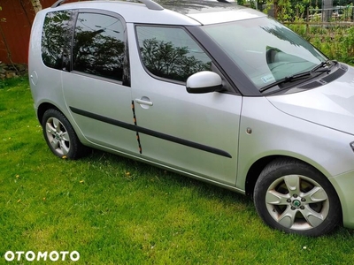 Skoda Roomster Mikrovan Facelifting 1.6 TDI CR DPF 105KM 2011