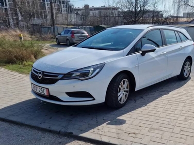 Sprzedam Opel Astra 1.6 diesel 2019r